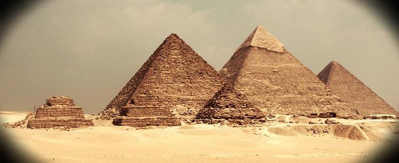 El Cairo y una de las Siete Maravillas del Mundo Antiguo, Las Pirámides de Giza