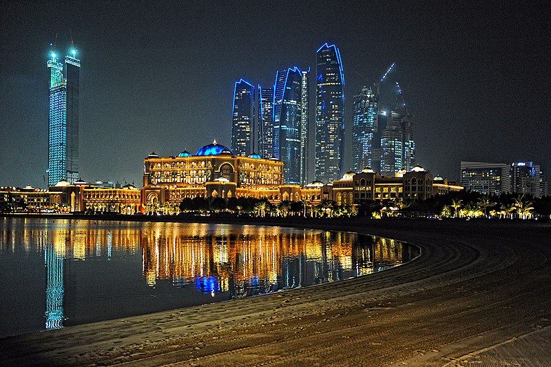 Abu Dhabi, ciudad vibrante y moderna